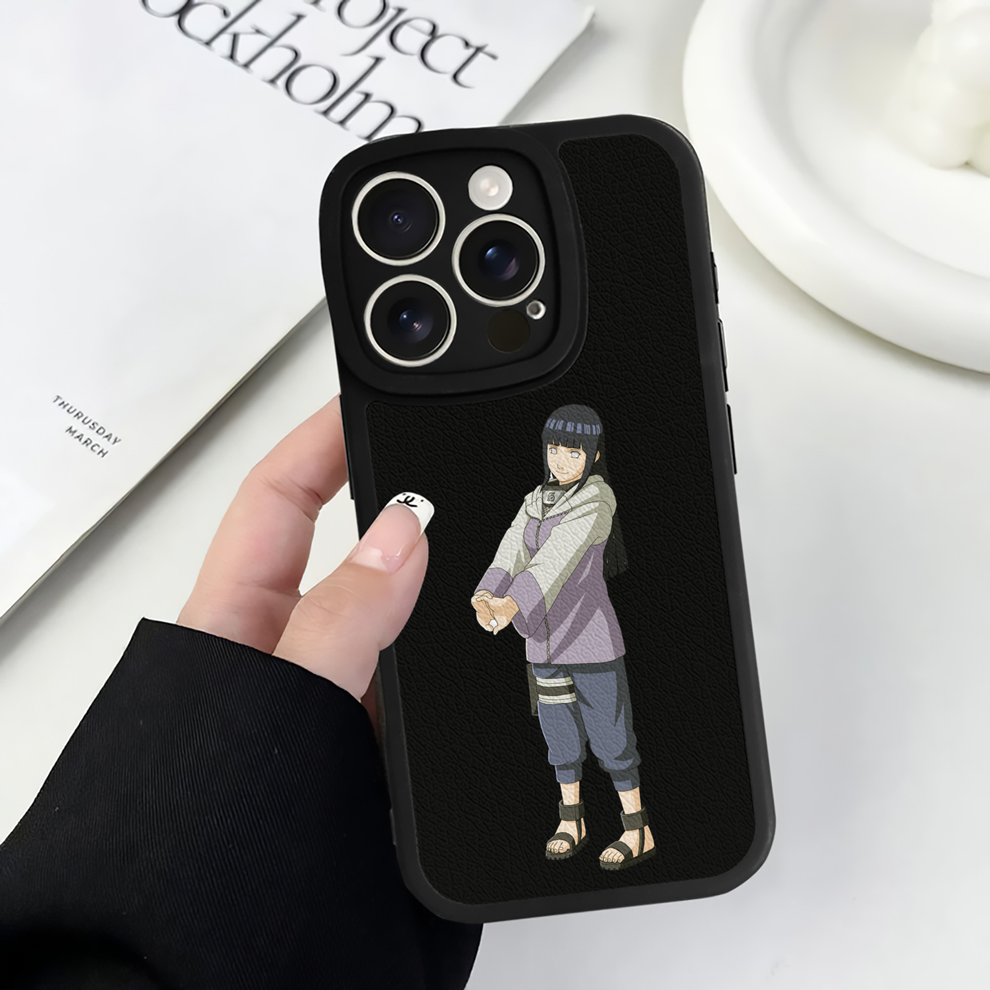 （画像用） NARUTO -ナルト- 日向ヒナタ Hyūga Hinata 【iPhone 16シリーズ対応】シリコンスマホケース（レザー調） 材質：シリコン